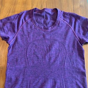 Lululemon tshirt